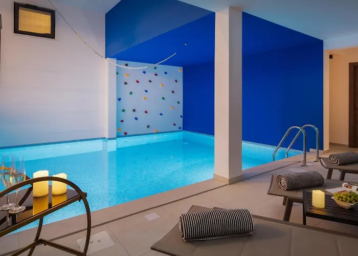 Luxury Cosmopolitan With Pool *