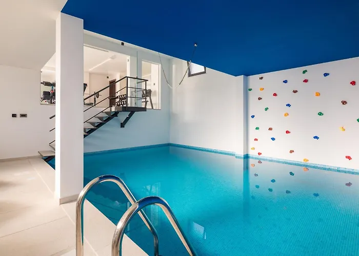 Luxury Cosmopolitan With Pool *