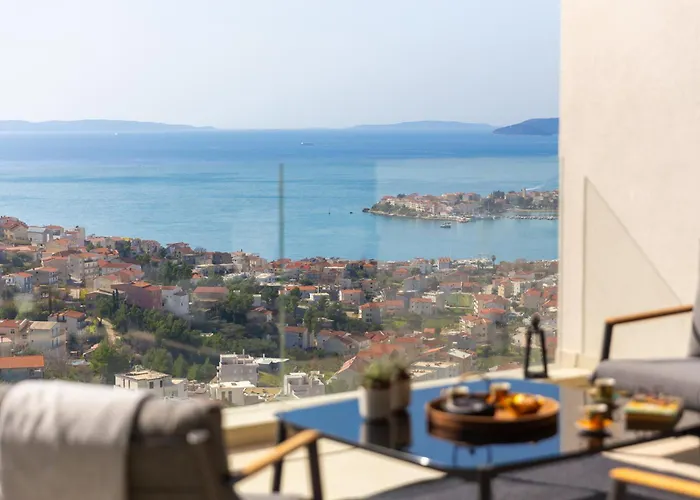 Vila Luxury Cosmopolitan With Pool