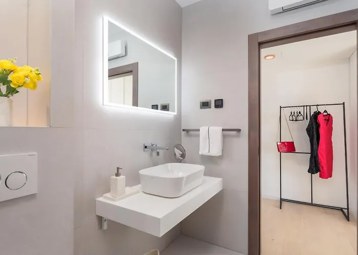 Luxury Cosmopolitan With Pool Vila *