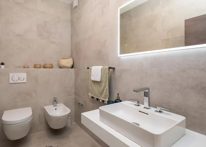 Luxury Cosmopolitan With Pool Vila Podstrana