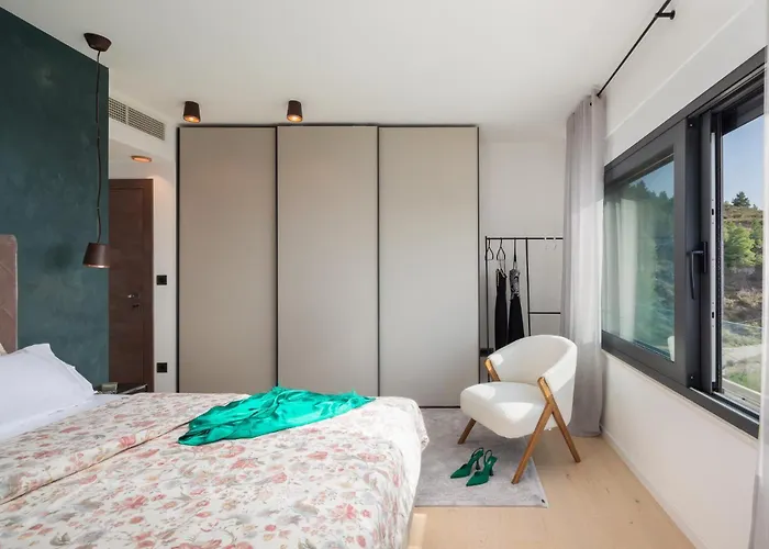 Luxury Cosmopolitan With Pool Vila