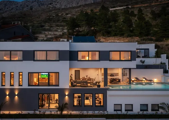 Luxury Cosmopolitan With Pool Vila *