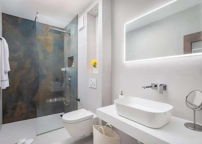 Luxury Cosmopolitan With Pool Vila