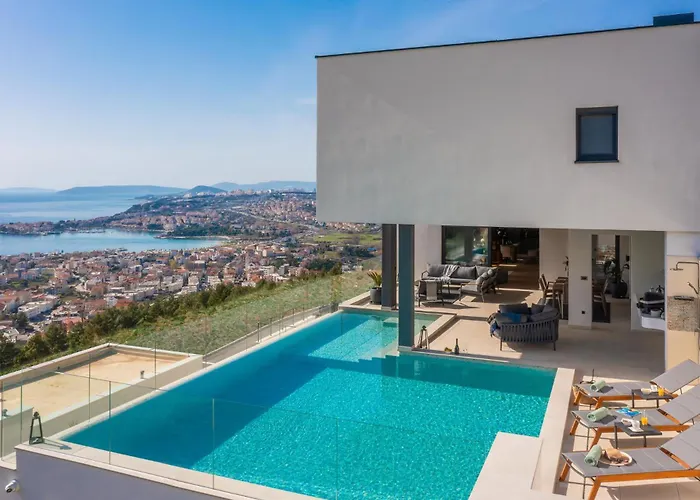 Vila Luxury Cosmopolitan With Pool Podstrana
