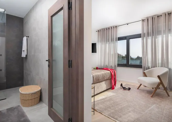 Vila Luxury Cosmopolitan With Pool *