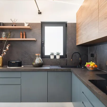 Luxury Cosmopolitan With Pool