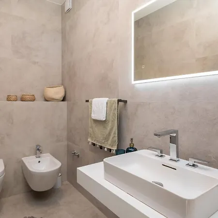 Luxury Cosmopolitan With Pool Villa Podstrana