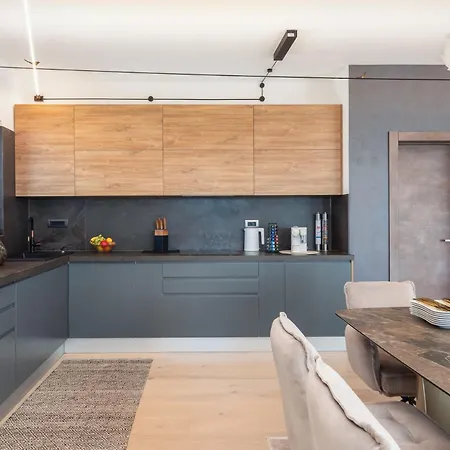 فيلة Luxury Cosmopolitan With Pool بودْسْتغانا