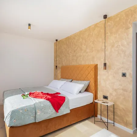 Luxury Cosmopolitan With Pool * بودْسْتغانا