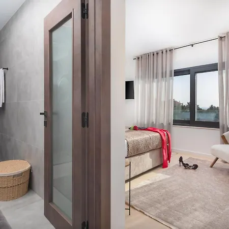 Villa Luxury Cosmopolitan With Pool *