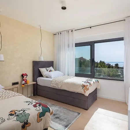 Luxury Cosmopolitan With Pool