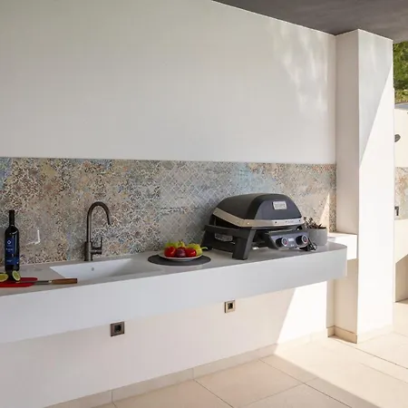Villa Luxury Cosmopolitan With Pool *