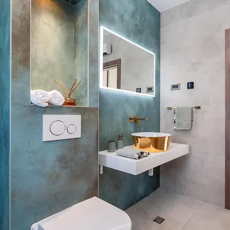 Luxury Cosmopolitan With Pool Villa Podstrana