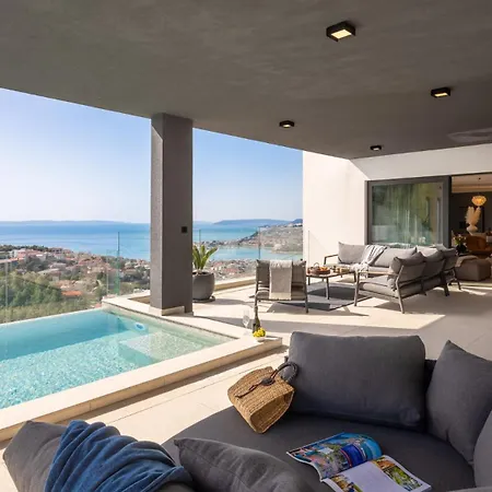 Luxury Cosmopolitan With Pool Villa *