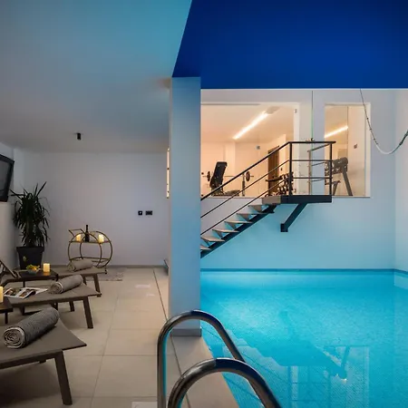 Villa Luxury Cosmopolitan With Pool *